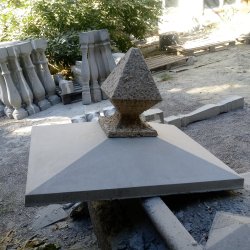 Колпак для забора пирамида 1×2 кирпича с украшением