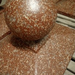 Колпак для забора пирамида 1×2 кирпича с украшением