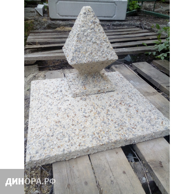 Колпак на забор пирамида 2×2 кирпича