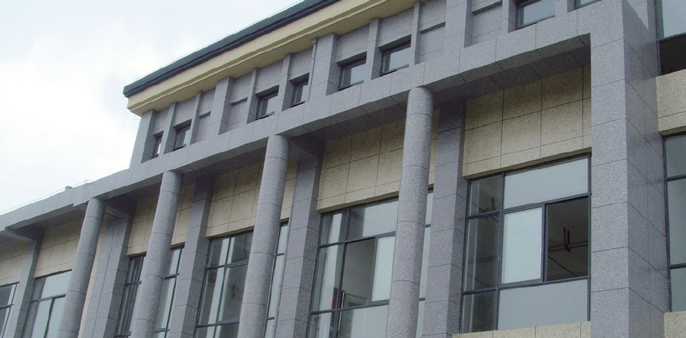 Жидкий камень на фасаде здания 03